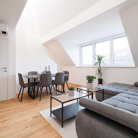 Symphony Apartments 41 - Modern Loft With Terrace And Grill In Central Location Viena Exterior foto